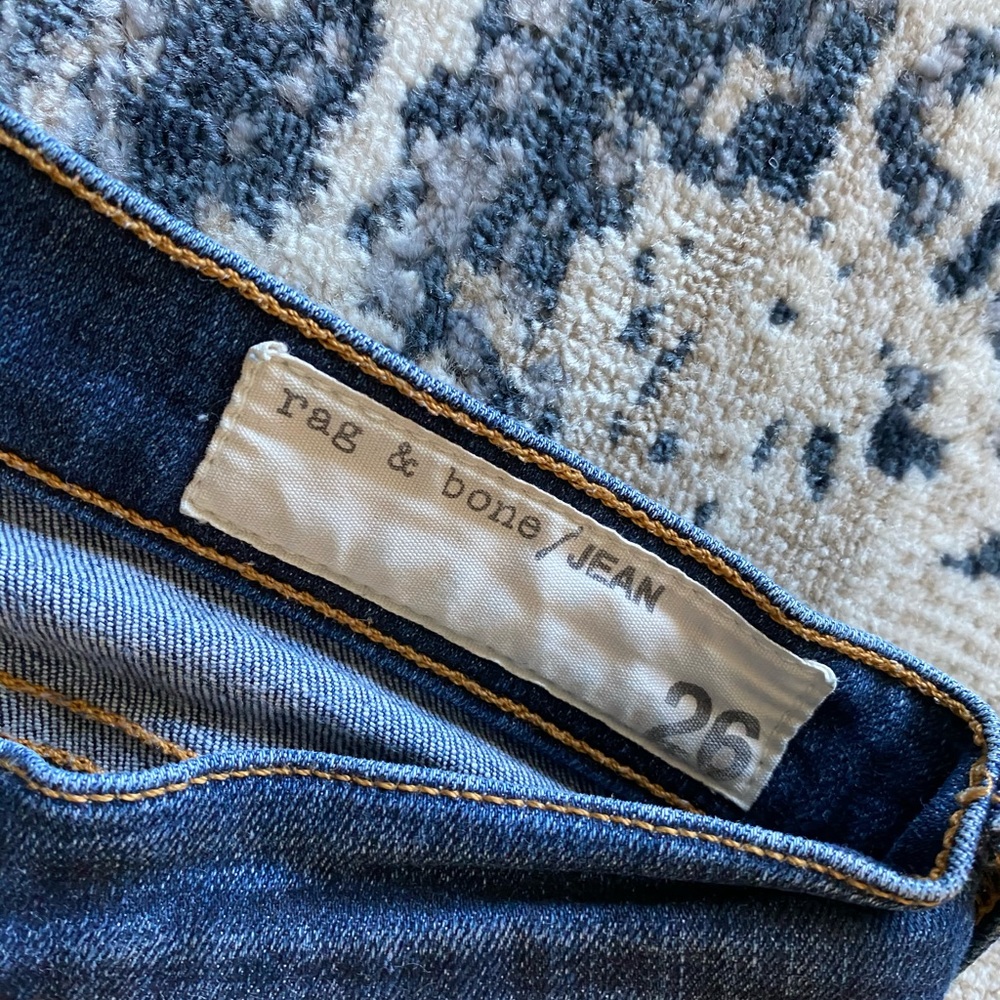 Rag & Bone skinny  jeans! Size 26 mid rise